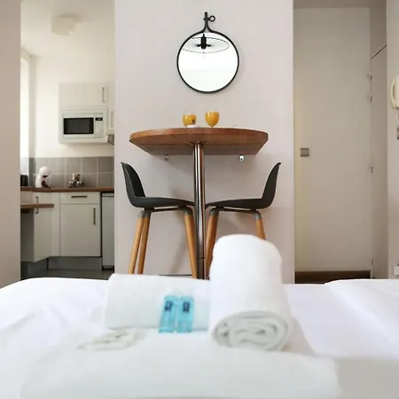Apartment 302 - Sejournez Dans Un Studio De Charme A 5 *